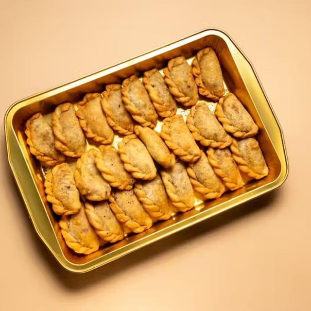 Sambousik - Tray.
